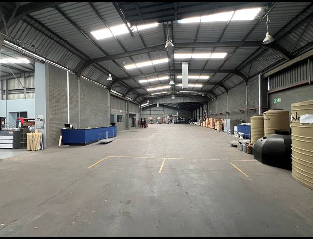 3,399M² WAREHOUSE FOR SALE IN BEACONVALE